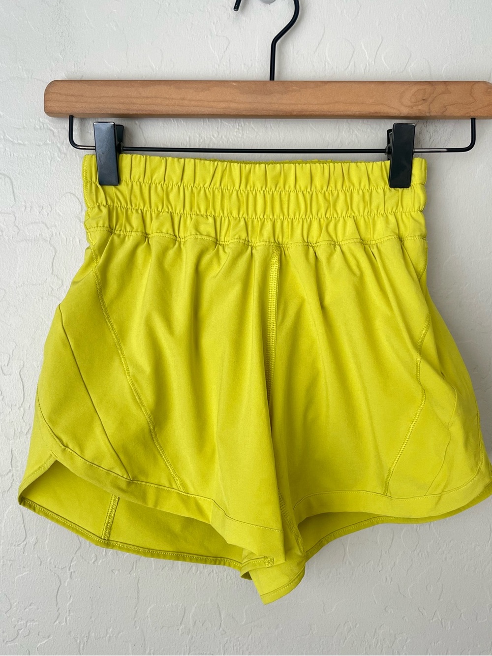 Lululemon track that shorts Hawaii exclusive pineapple limited edition 0 - Picture 6 of 10